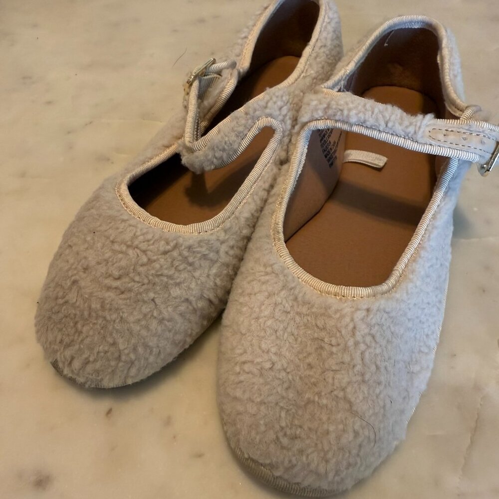 Universal Thread Women's Mary Jane Ballet Flats